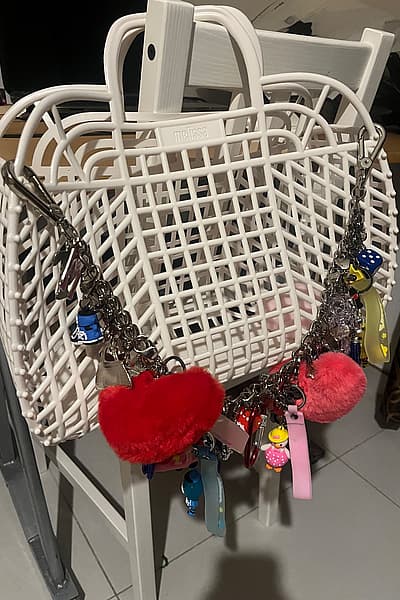 Melissa white plastic basket bag by Melissa — pre-loved on Thrifted.mt