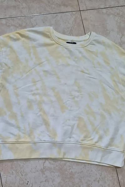 Tie Dye Sweatshirt by KIABI — pre-loved on Thrifted.mt