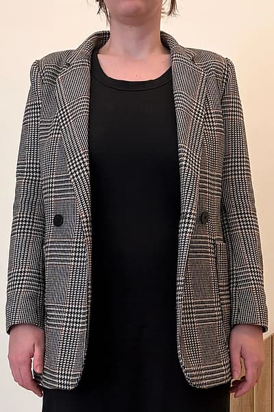 H&M Plaid Check Blazer by H&M — pre-loved on Thrifted.mt