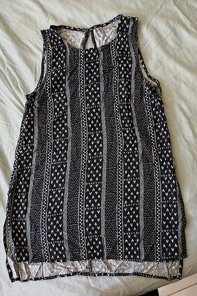 Black patterned sleeveless dress by Stradivarius — pre-loved on Thrifted.mt