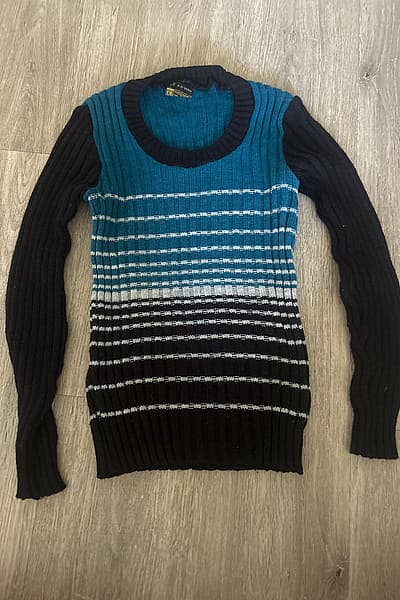 Striped Blue Black Knit Sweater — pre-loved on Thrifted.mt