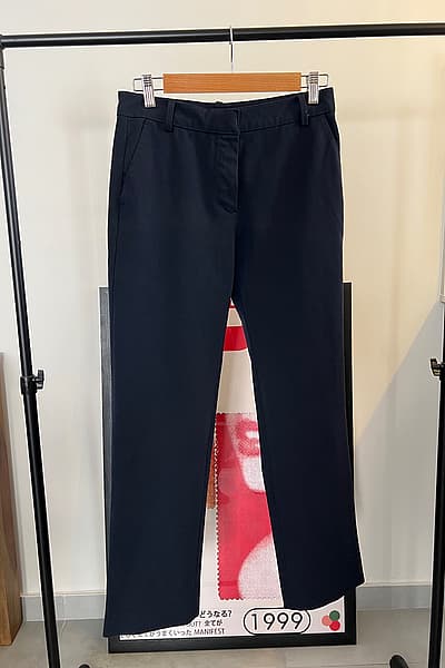 Massimo Dutti – Elegant Trousers | Navy | Size 36 — pre-loved on Thrifted.mt