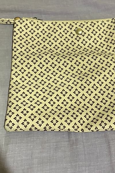 Patterned Fabric Wristlet Pouch — pre-loved on Thrifted.mt