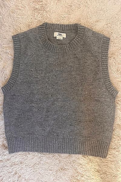 Zara Grey Knit Sweater Vest L 100% wool by Zara — pre-loved on Thrifted.mt