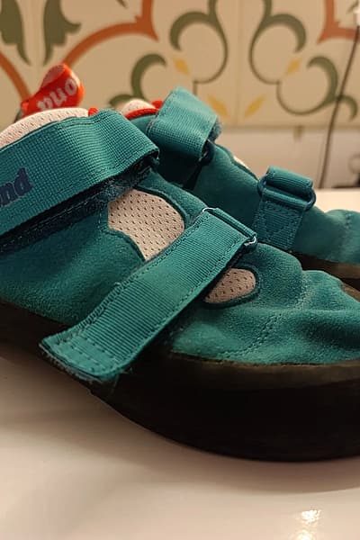 Rock Climbing Shoes — pre-loved on Thrifted.mt
