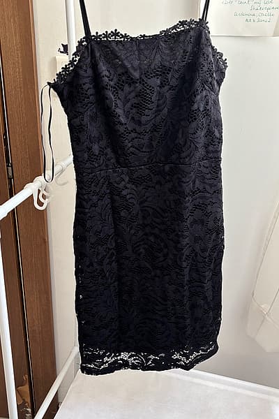 Black Lace Petite Mini Dress by Miss Selfridge — pre-loved on Thrifted.mt