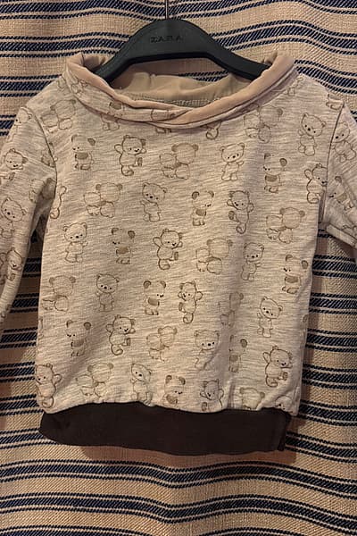 Jersey con estampado de ositos de peluche para bebé — pre-loved on Thrifted.mt