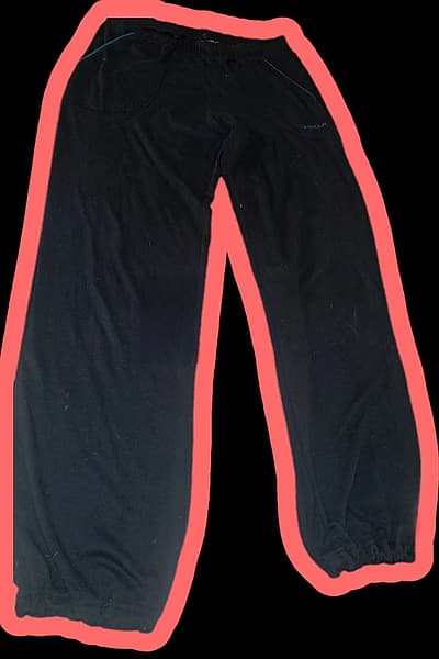 - Black LA Gear Cuffed Jogger Sweatpants - Size UK 8 / S by Black LA Gear — pre-loved on Thrifted.mt