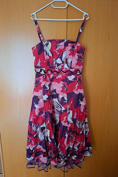 Per Una Floral Print Midi Dress perfect for a wedding — pre-loved on Thrifted.mt