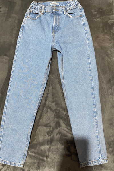 Light blue Pull&Bear denim jeans by Pull&Bear — pre-loved on Thrifted.mt