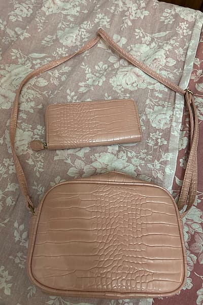 Terranova pink bag and purse by Terranova — pre-loved on Thrifted.mt