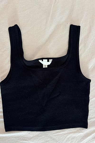 H&M Black Ribbed Square Neck Tank Top by H&M — pre-loved on Thrifted.mt