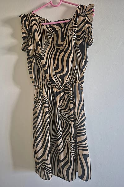 Nuna Lie Zebra Print Dress size M by Nuna Lie — pre-loved on Thrifted.mt