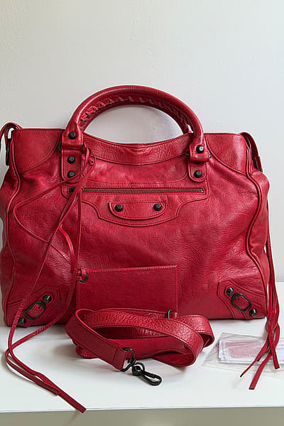 Balenciaga Velo bag — pre-loved on Thrifted.mt