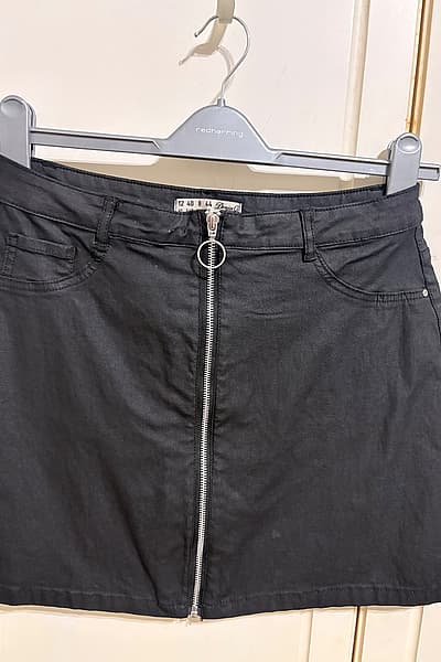 Black zipped front mini skirt by Denim Co. — pre-loved on Thrifted.mt