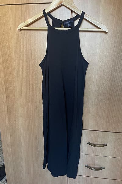 Kiabi black dress — pre-loved on Thrifted.mt