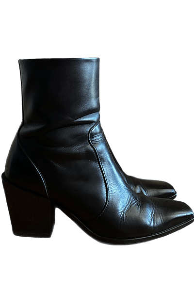 Thursday Boots Black  real leather heeled square toe boots   by Thursday Boots — pre-loved on Thrifted.mt