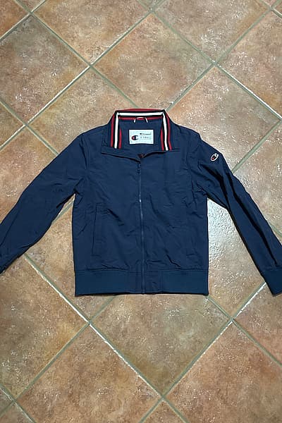 Champion Navy Zip Up Jacket by Champion — pre-loved on Thrifted.mt