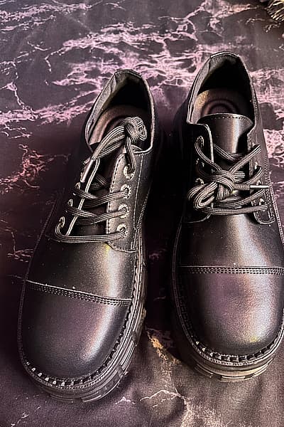 Chunky shoes by Asos — pre-loved on Thrifted.mt