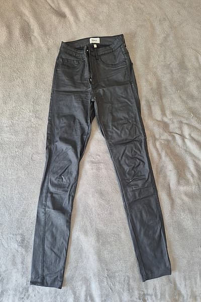 ONLY Coated Skinny Trousers by ONLY — pre-loved on Thrifted.mt