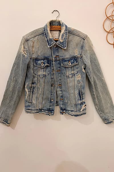 Denim Jacket - Zara — pre-loved on Thrifted.mt
