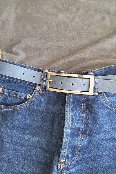 Fizzy Blue Leather Belt by Fizzy — pre-loved on Thrifted.mt