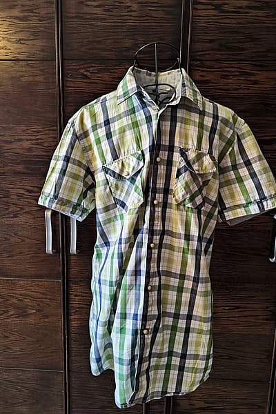 Green checked short sleeve shirt — pre-loved on Thrifted.mt