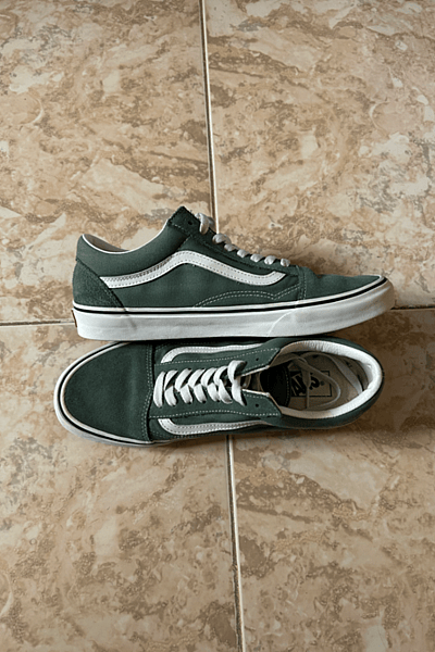 Vans Old Skool Trainers by Vans — pre-loved on Thrifted.mt