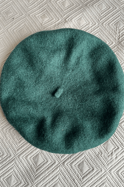 Green Wool Beret — pre-loved on Thrifted.mt