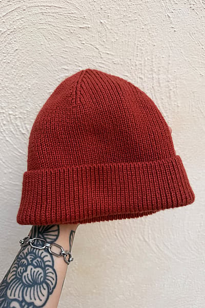 Ribbed Knit Beanie — pre-loved on Thrifted.mt