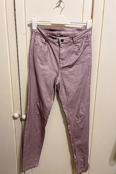 Metallic sheen skinny trousers — pre-loved on Thrifted.mt