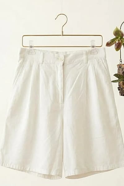 United Colors of Benetton Pleated Shorts by United Colors of Benetton — pre-loved on Thrifted.mt