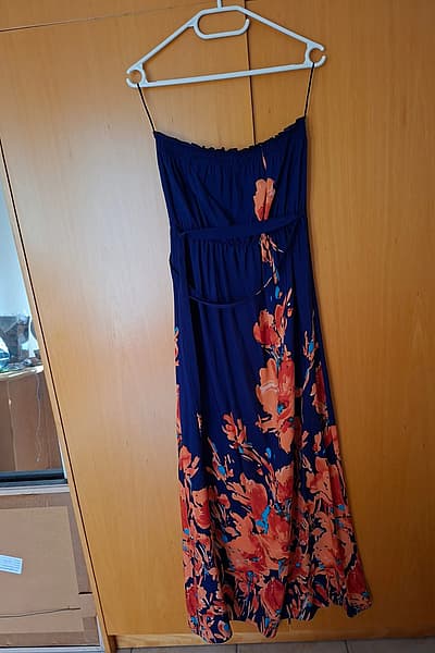 Navy Floral Strapless Maxi Dress — pre-loved on Thrifted.mt