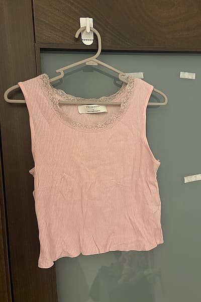 Pink ribbed lace trim top by Primark — pre-loved on Thrifted.mt