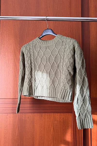Jennyfer Green Knit Top — pre-loved on Thrifted.mt