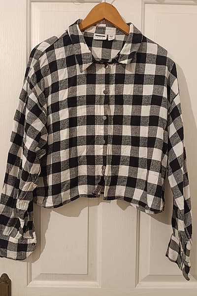 Black White Checkered Button Shirt — pre-loved on Thrifted.mt