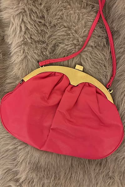 Clutch Bag — pre-loved on Thrifted.mt