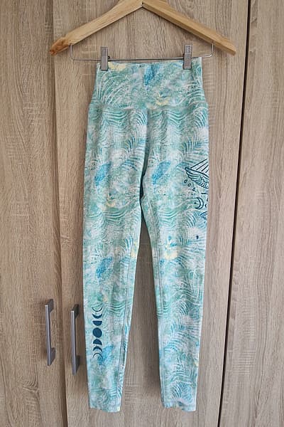 Patterned High Waist Leggings Silverwind by Silverwind — pre-loved on Thrifted.mt