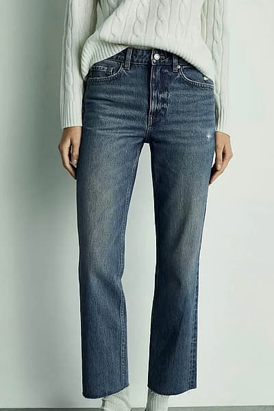 Mango Straight leg blue denim jeans by Mango — pre-loved on Thrifted.mt