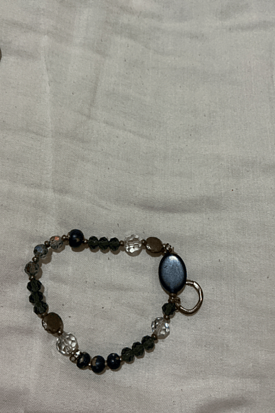 Beaded Mixed Stone Elastic Bracelet — pre-loved on Thrifted.mt