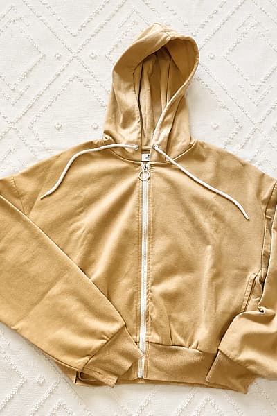 Bershka beige zip-up hoodie by Bershka — pre-loved on Thrifted.mt