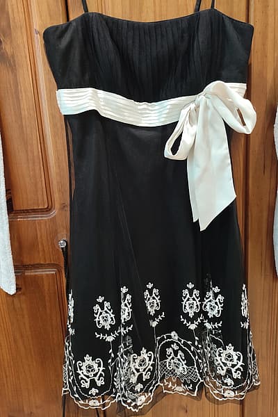 Black & white Debut occasion dress by Debut — pre-loved on Thrifted.mt