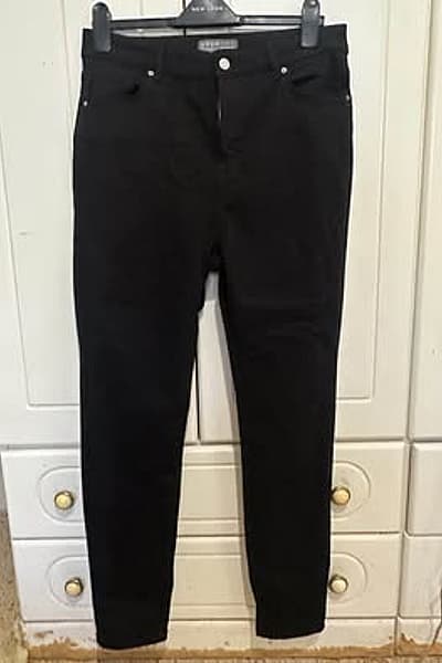 X8 Black Skinny and Straight Trousers by M&S, Pull and Bear, Primark — pre-loved on Thrifted.mt