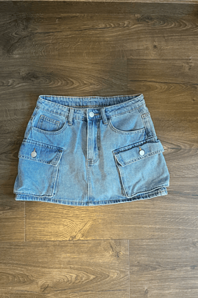 Light wash denim cargo skirt by Shein — pre-loved on Thrifted.mt