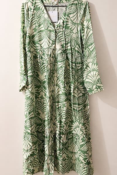 Maxi dress new summer winter  — pre-loved on Thrifted.mt