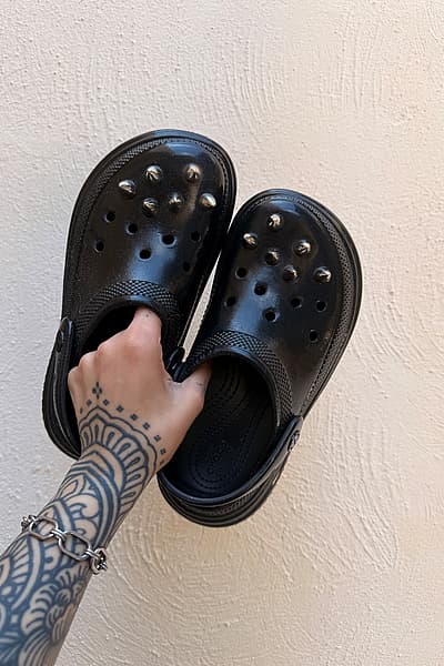 Black Platform Crocs by Crocs — pre-loved on Thrifted.mt