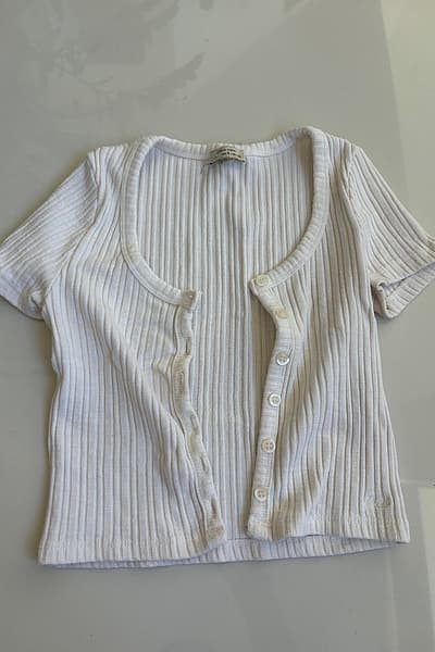 White Ribbed Short Sleeve Cardigan by Bershka — pre-loved on Thrifted.mt