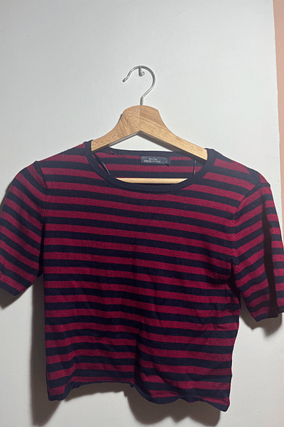 Striped Short Sleeve Crop Top by Bershka — pre-loved on Thrifted.mt