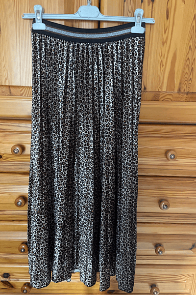 Leopard Print Pleated Maxi Skirt by Venti6 — pre-loved on Thrifted.mt