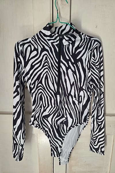 Zebra Print Zip Front Bodysuit by Temu — pre-loved on Thrifted.mt